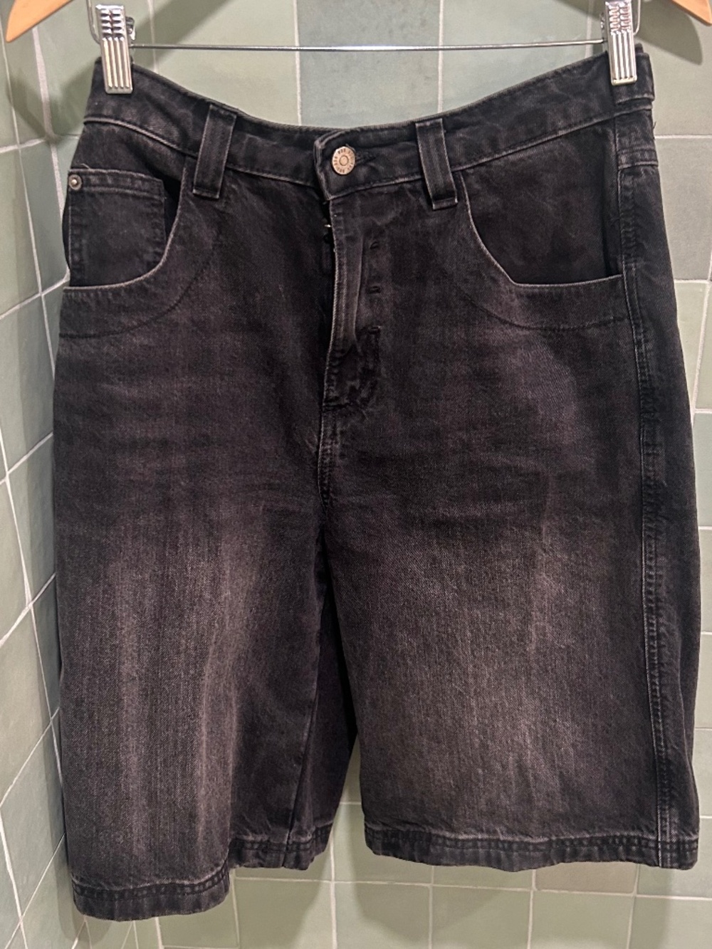 BDG / Black demin baggy shorts  / Size. 27 / Great Condition